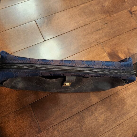 Salvatore Ferragamo Gancini shoulder bag - Picture 7 of 14